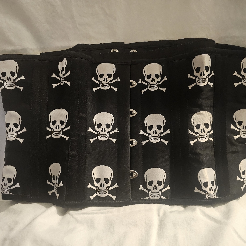 Corset Creations, 34 Inch, Black/White Skull Print